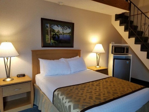 RiverTree Inn & Suites image 11