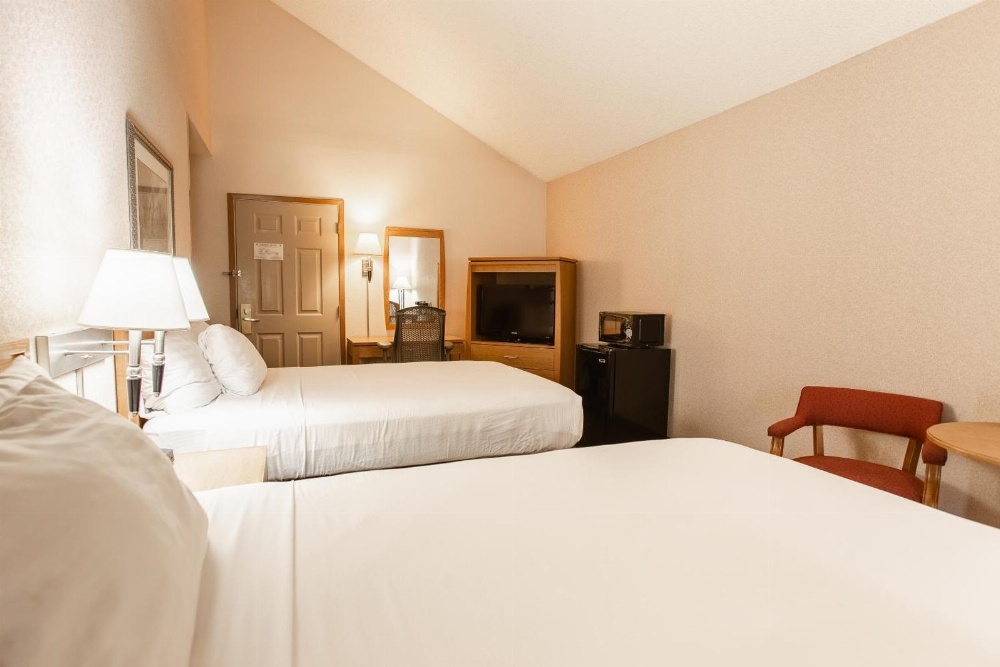 RiverTree Inn & Suites Main image